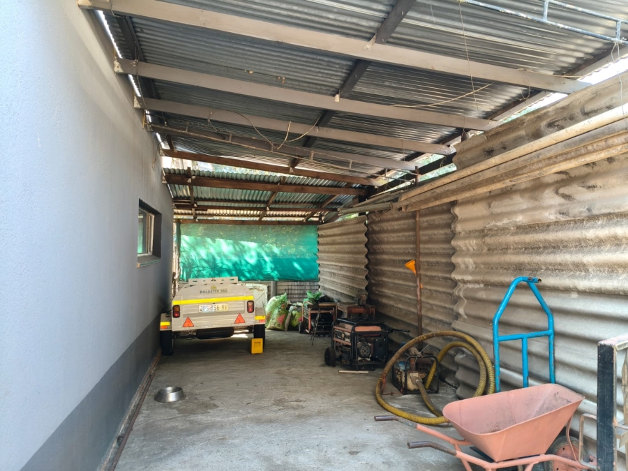 To Let 4 Bedroom Property for Rent in Oos Einde North West